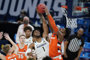 COLUMN: Huggins made the right call to keep Derek Culver on the bench for most of the second half against Syracuse